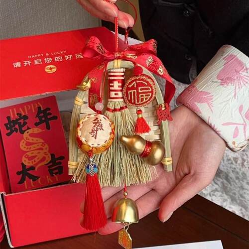2026马年新年装饰品挂件万字结门挂元旦过年室内门上氛围布置簸箕