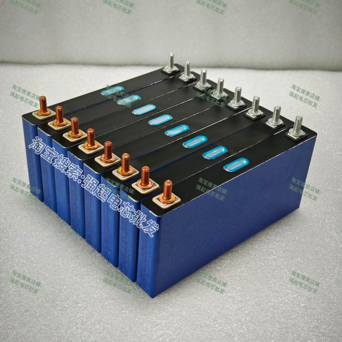 高倍率8.4安强启电芯三元锂电池组货车工程车应急启动电源12V24V