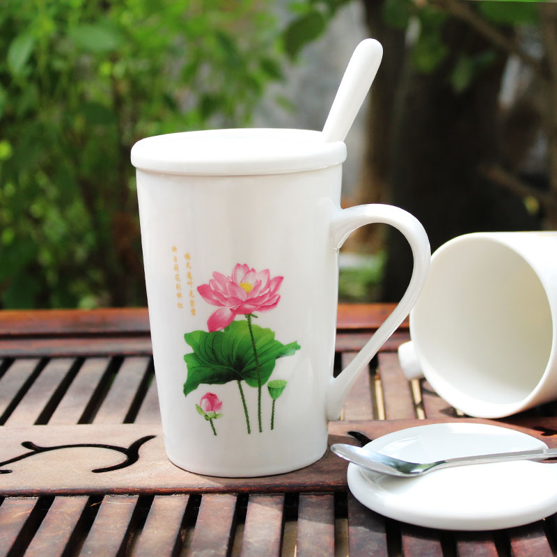 带莲花图案的水杯陶瓷杯子带盖子带勺创意荷花咖啡杯家用马克杯定图片