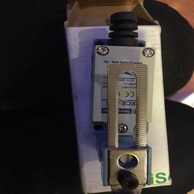 限位开关XCE145议价