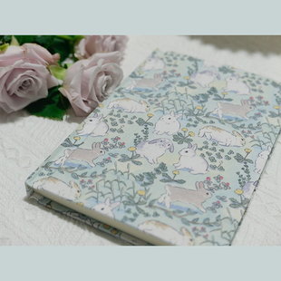 躲在耳里稚菟绿色小清新兔子复古可爱少女心布面笔记本A5硬麪本