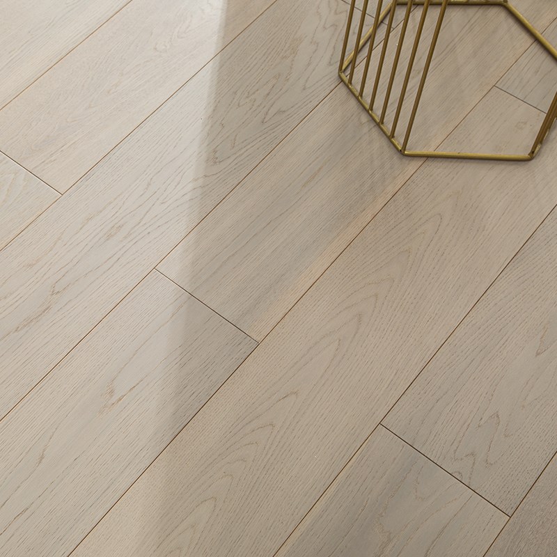 橡木纯三层实木地板人字拼原木复合锁扣家用奶油风南浔