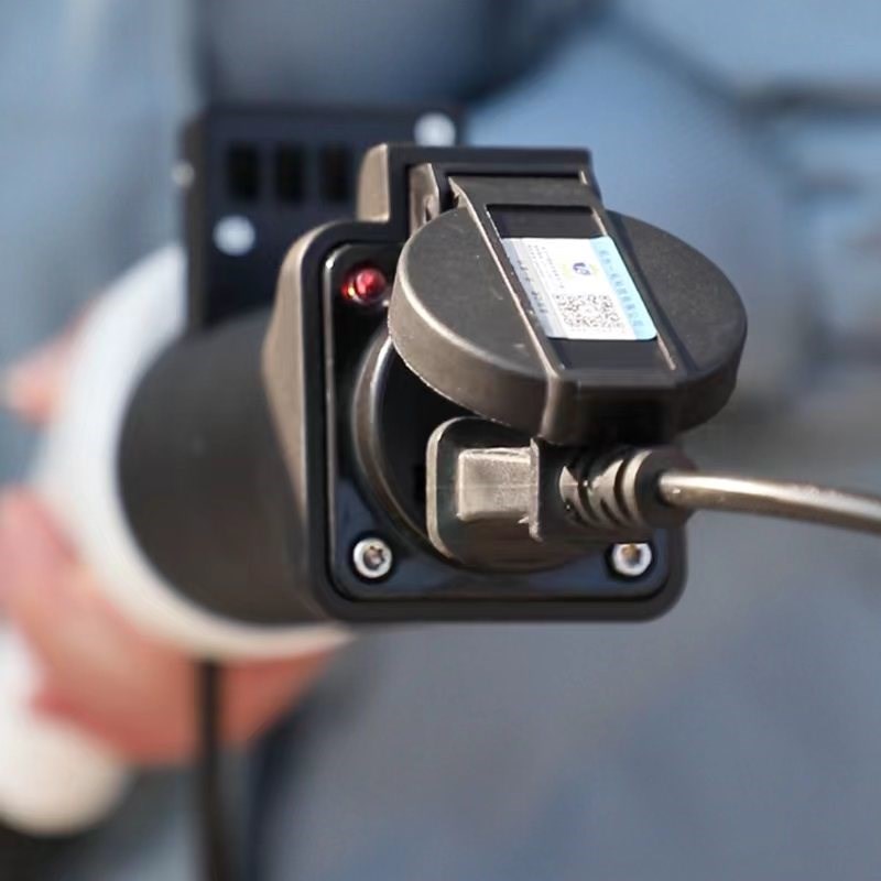 一拓新能源交流充电桩取电器电动车插座转换头101房车转换头