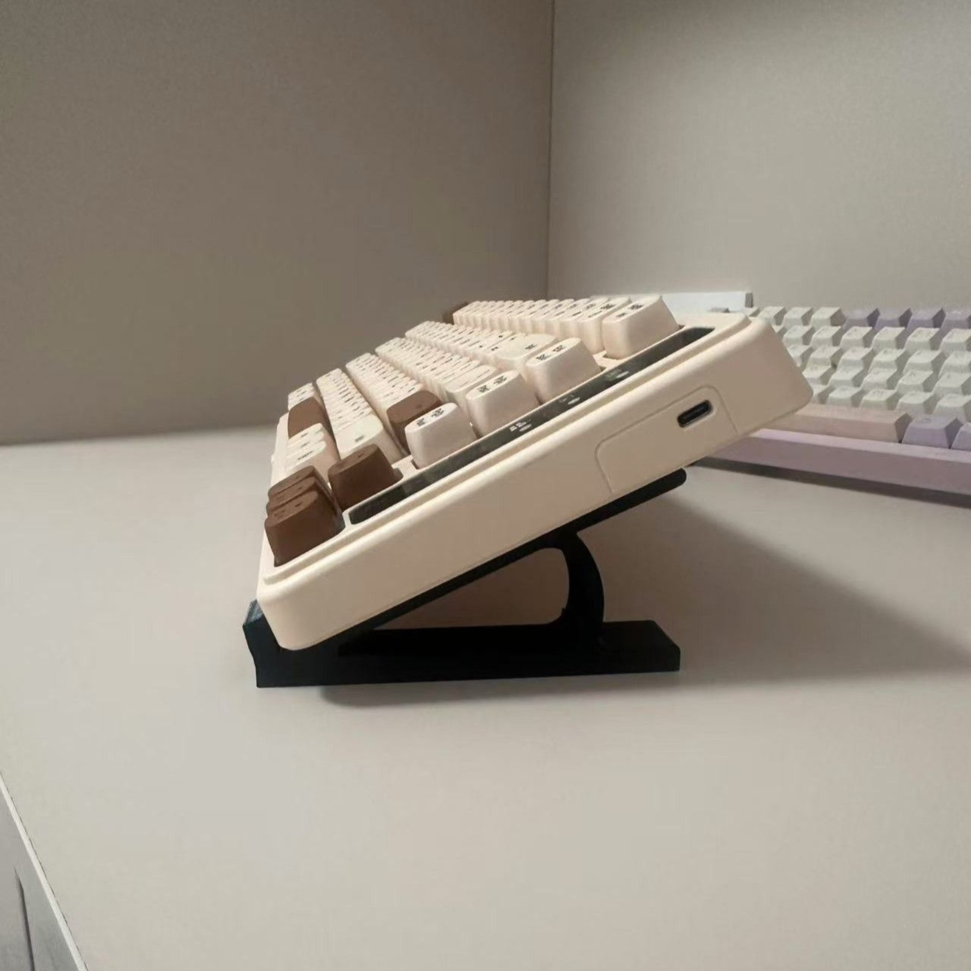 台式电脑斜坡展示架键盘一体增高架可打字电竞桌面通用键盘增高架