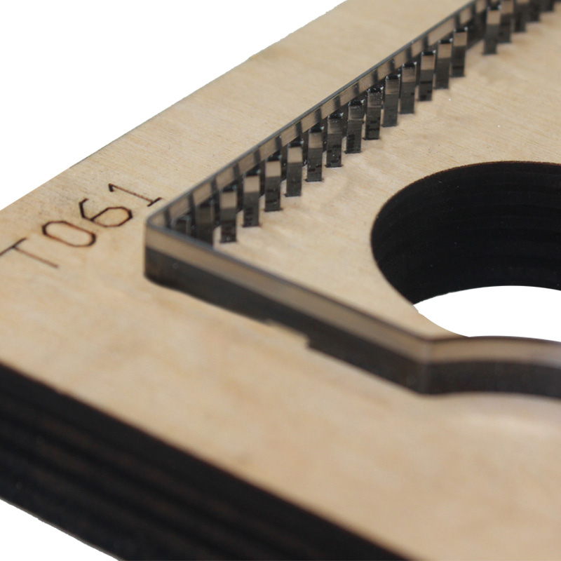 金致刀模T061一体对折卡包模具手工皮具激光刀模DIY