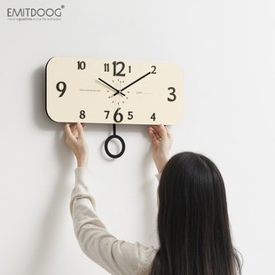 EMITDOOG奶油风钟表简约挂钟客厅2024新款 高级感创意时钟家用挂墙