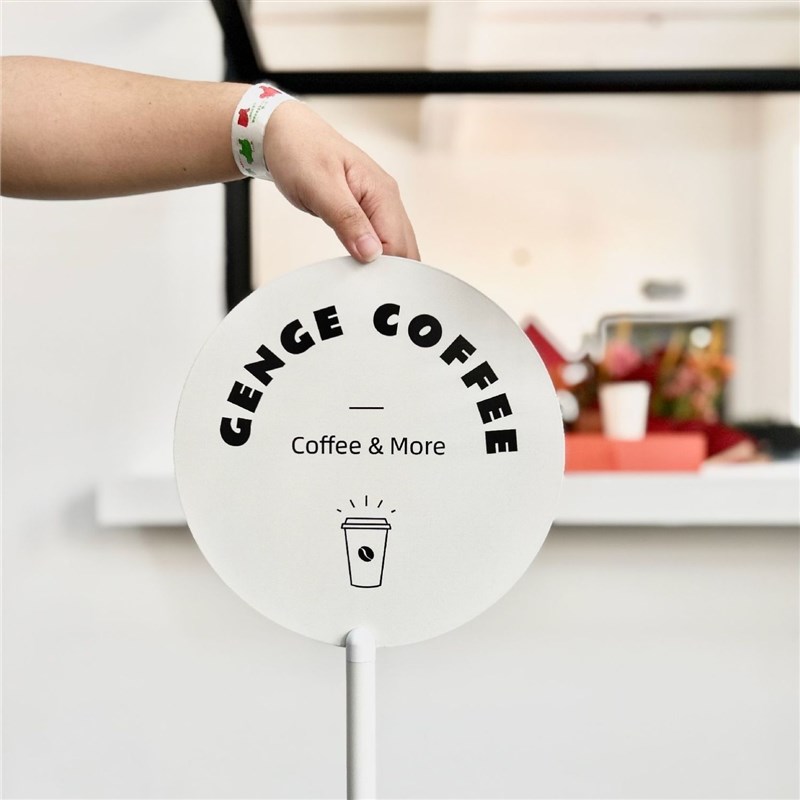 铁艺指示牌定制彩色弯曲箭头打卡立牌导视牌可移动落地展示广告牌