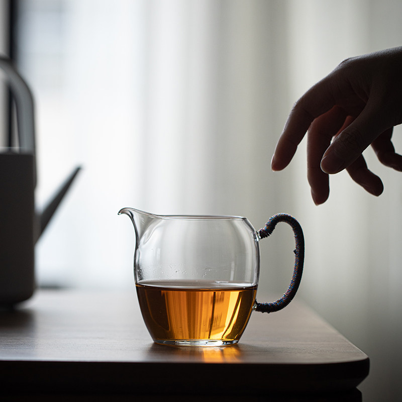草木祠 加厚耐热玻璃公道杯 鹰嘴茶海 高透高硼硅带把公杯分茶器图片