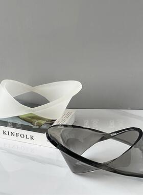 极简轻奢亚克力透明蓝色几何飞碟造型装饰摆件展示柜酒柜桌面摆设