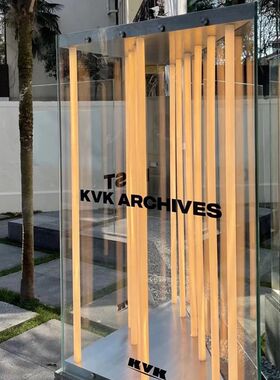 创意立体三角形亚克力灯箱门口户外落地移动发光广告展示招牌定制