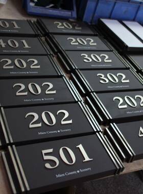 金属发光酒店字馆房间号数门宾牌楼层房间区指HUM引广告牌小写字