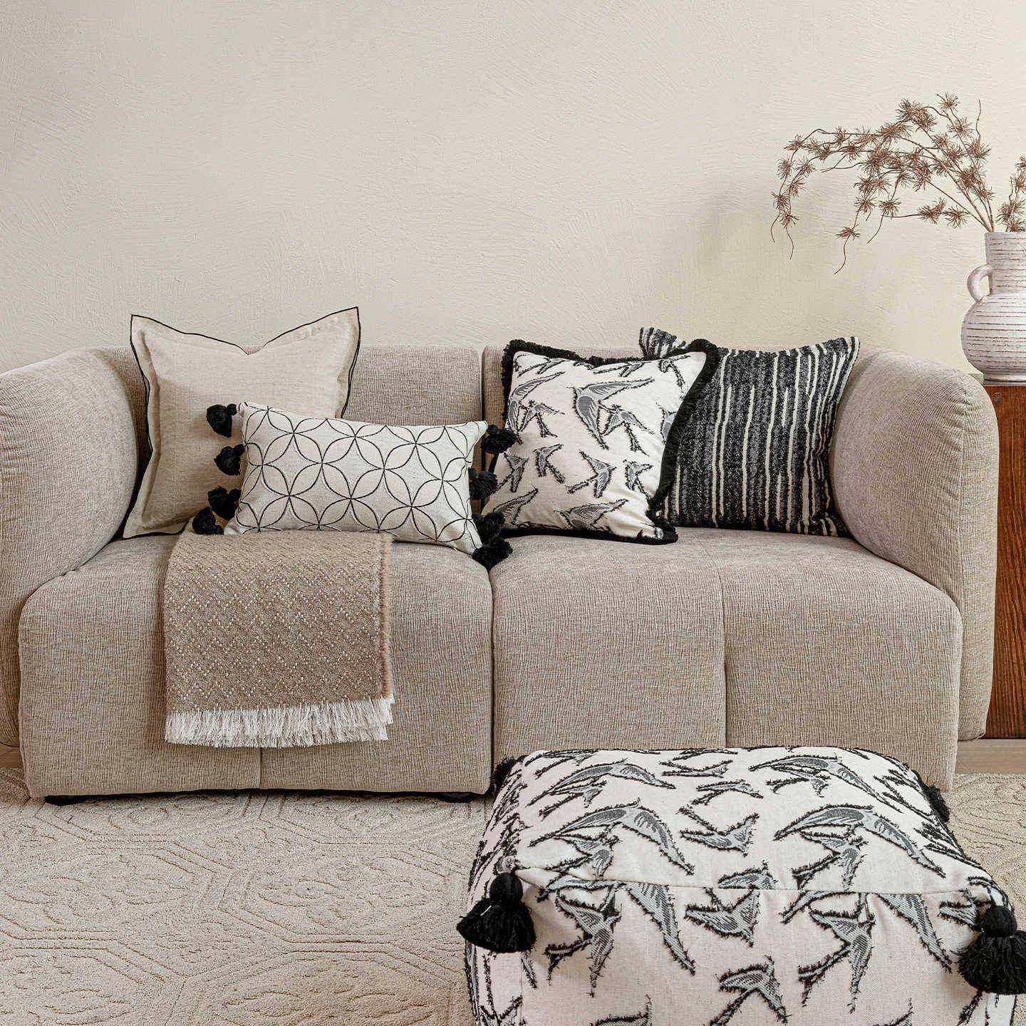 燕语呢喃抱枕套装法式奶油风客厅沙发靠枕黑白剪花燕子靠垫腰枕套