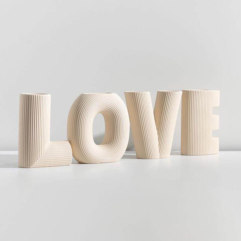 现代样板间儿童房软装字母摆件书桌装饰柜LOVE造型创意搭配装饰品