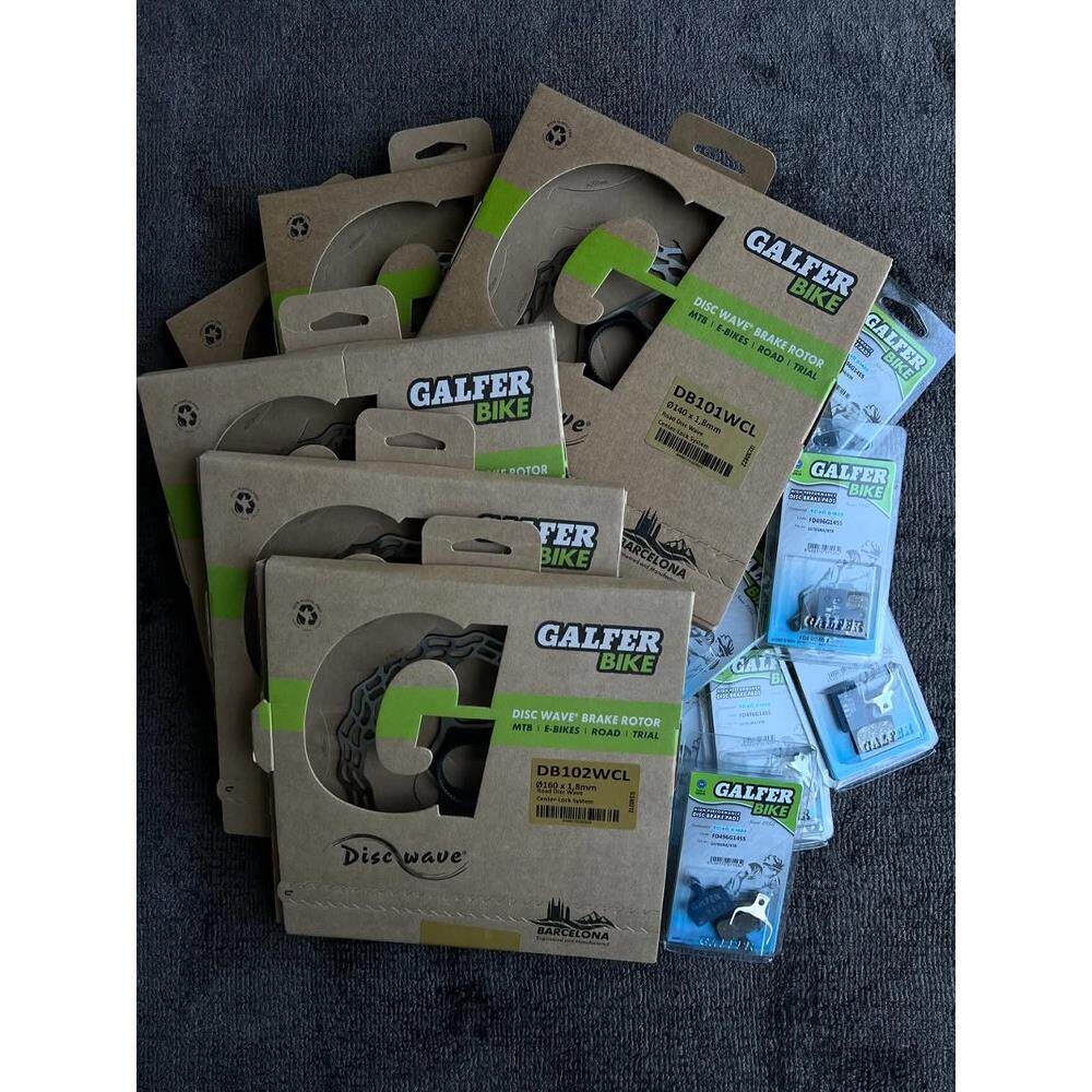 准备在库存Galfer自行车光盘道路自行车制动器中锁超轻光盘垫