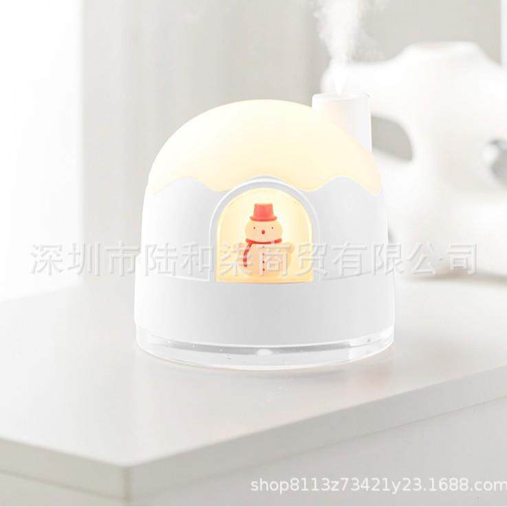 新款雪屋夜灯加湿器 usb静音卧室可爱桌面空气迷你补水家用加湿器