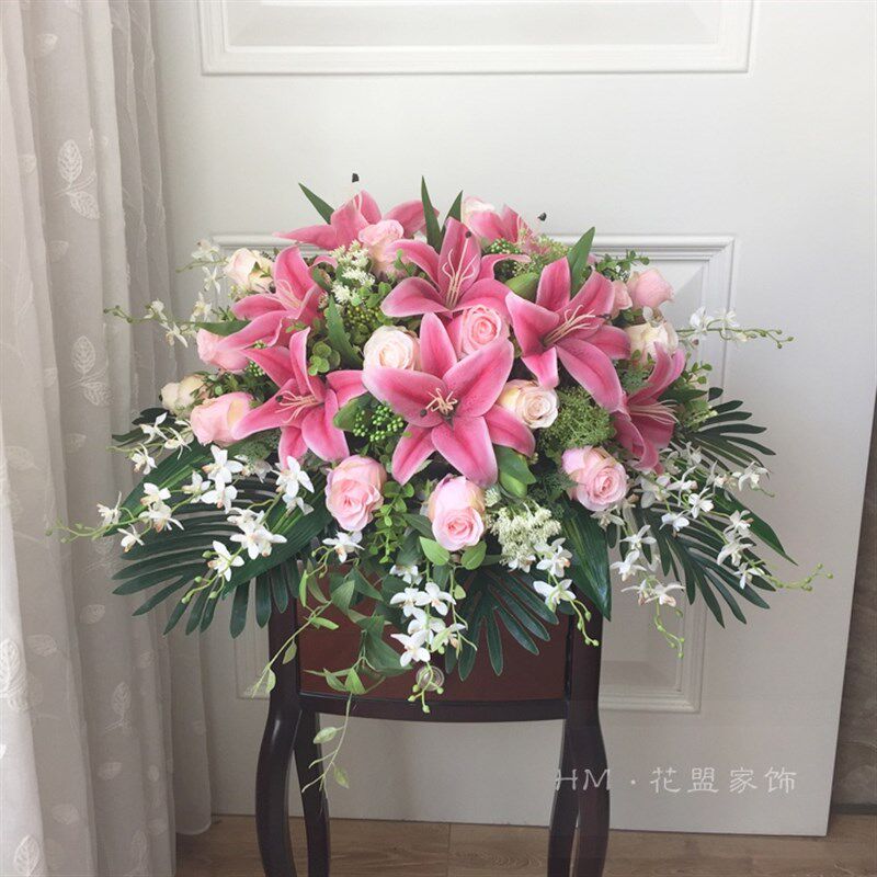 仿真会议桌花演讲台花百合玫瑰洋兰假花商务讲台塑料下垂花主席台