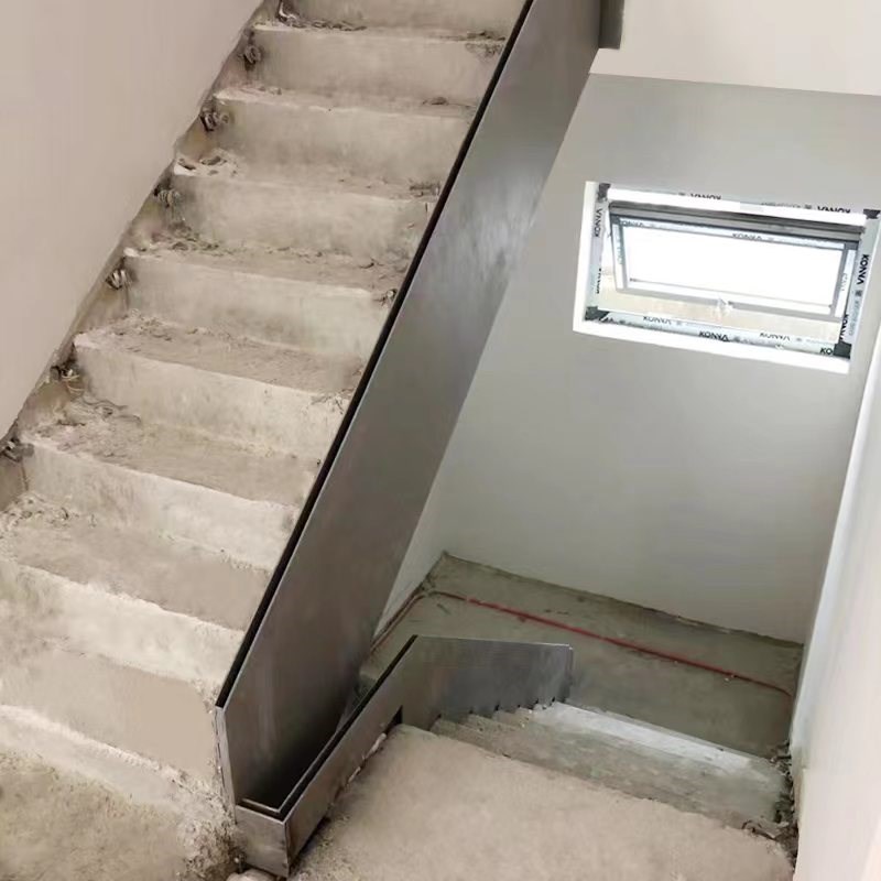 玻璃楼梯扶手侧挂钢板槽超白钢化玻璃护栏别墅侧装楼梯栏杆简约