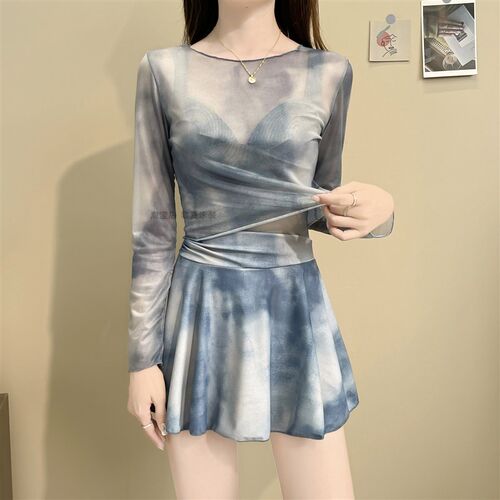 泳衣女2026新款连体q裙式高级感扎染长袖罩衫两件套遮肉保守遮肚