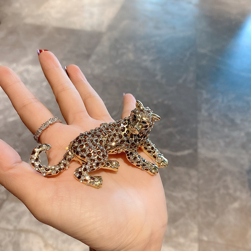 创意镶钻金钱豹子车载高档男女士车上座式用品车用车内饰品摆件潮