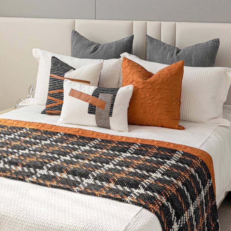 轻奢现代新中式样板间橘色抱枕床旗多件套组合酒店民宿床尾巾搭毯