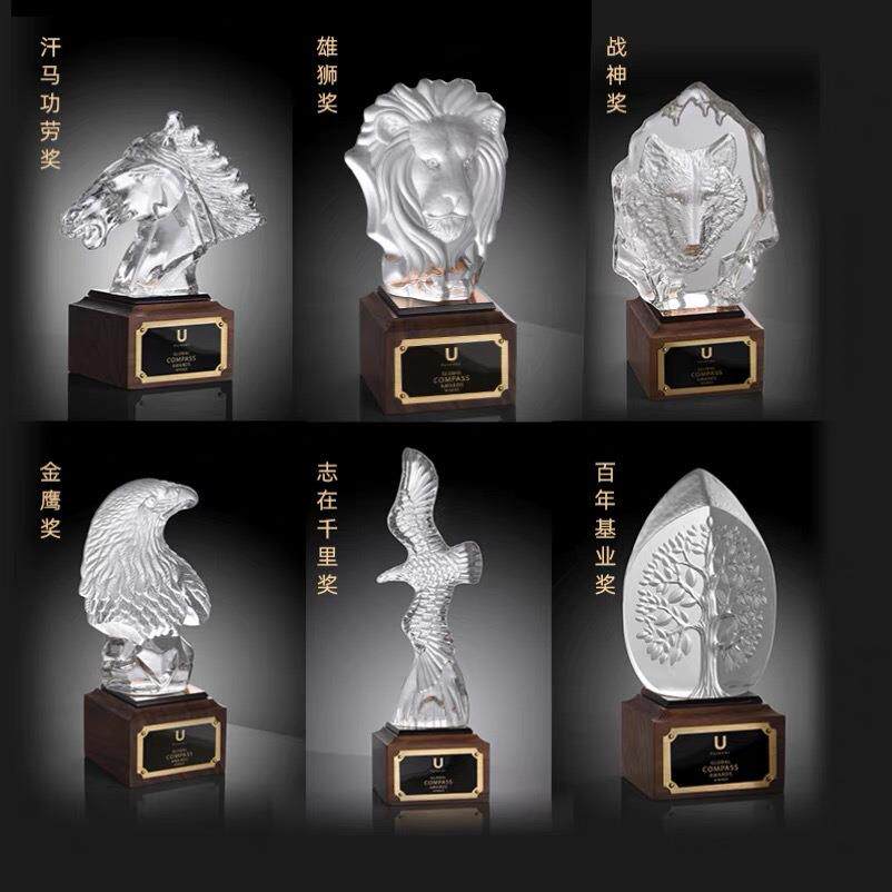 创意水晶马头狮子牛狼老鹰树奖杯高度实木年会颁奖优秀员工奖牌