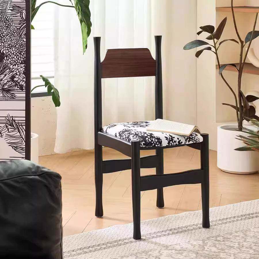 复古法式轻奢靠背椅实木餐椅家用网红设计师餐厅靠背中古冲冠椅子