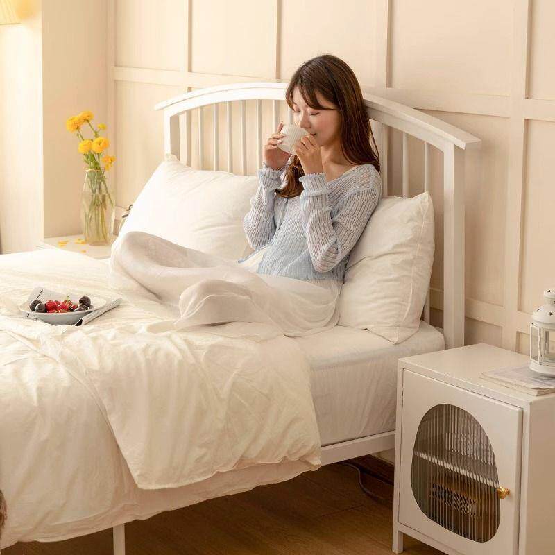 法式奶1200*200油风铁艺床家女用小户1.8m双人床现代简约型生卧室