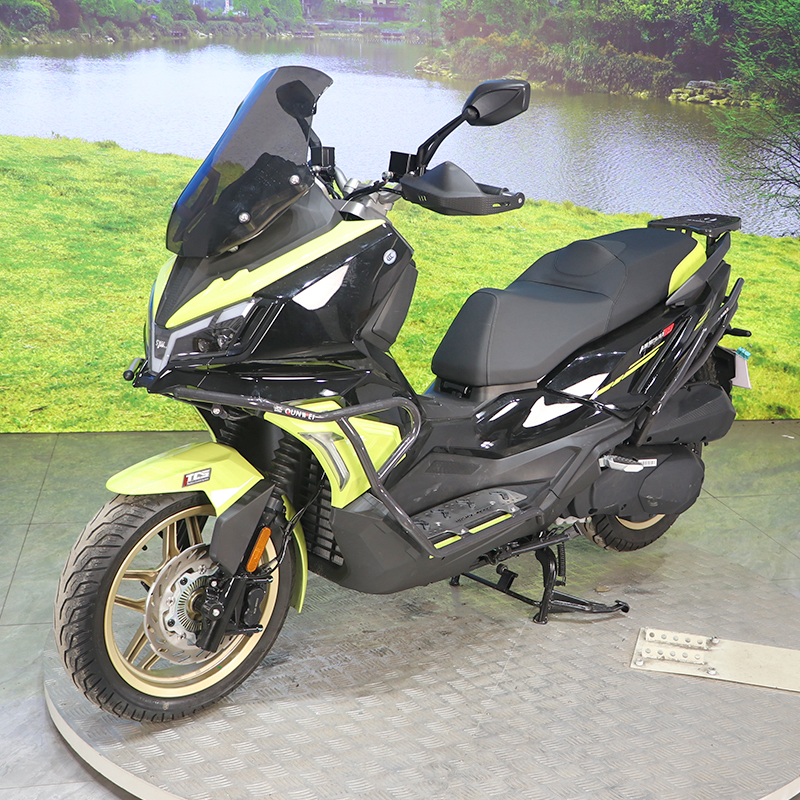 适用三阳哈士奇DV300保险杆排气护杠棒XS300T-5改装前后护架