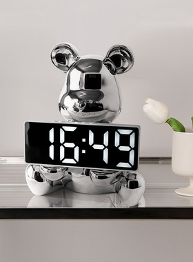 新款创意态式闹钟儿童叫醒电子智能暴力熊小公仔摆件客厅简约现代