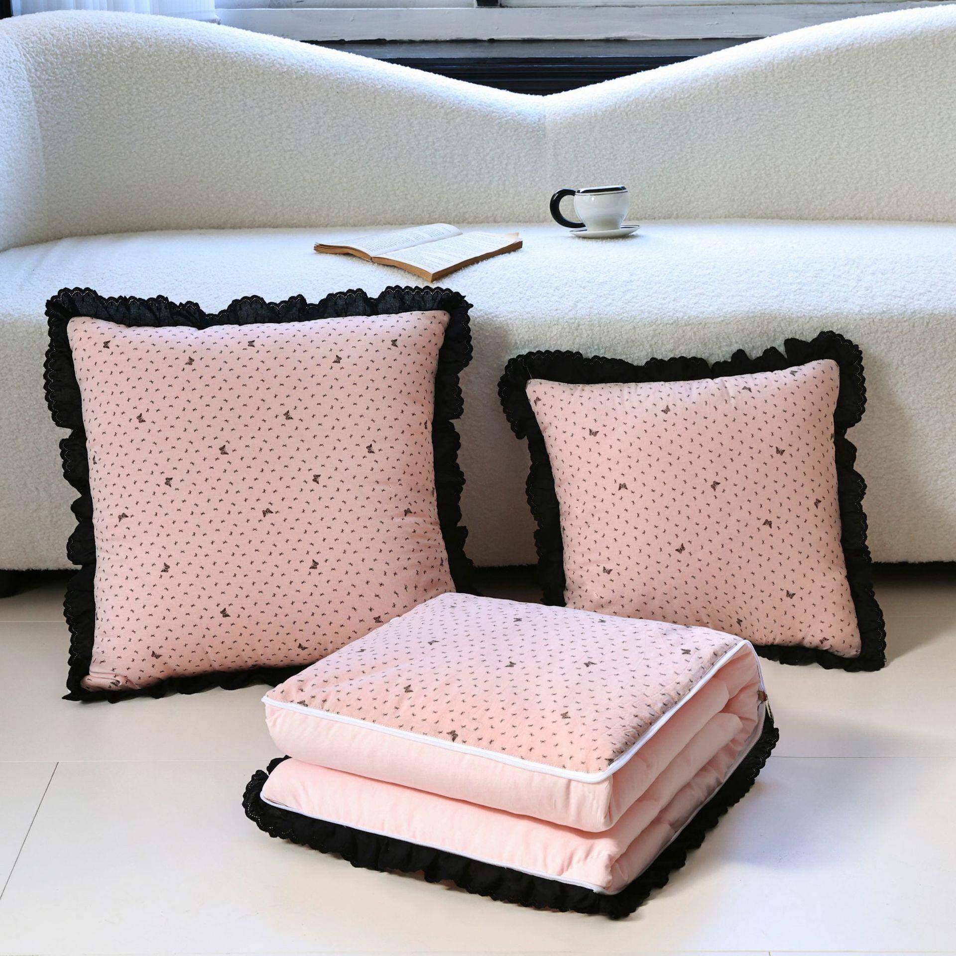 全棉抱枕被子两用办公室午休法式花边小毯子可机洗抱枕毯子一體