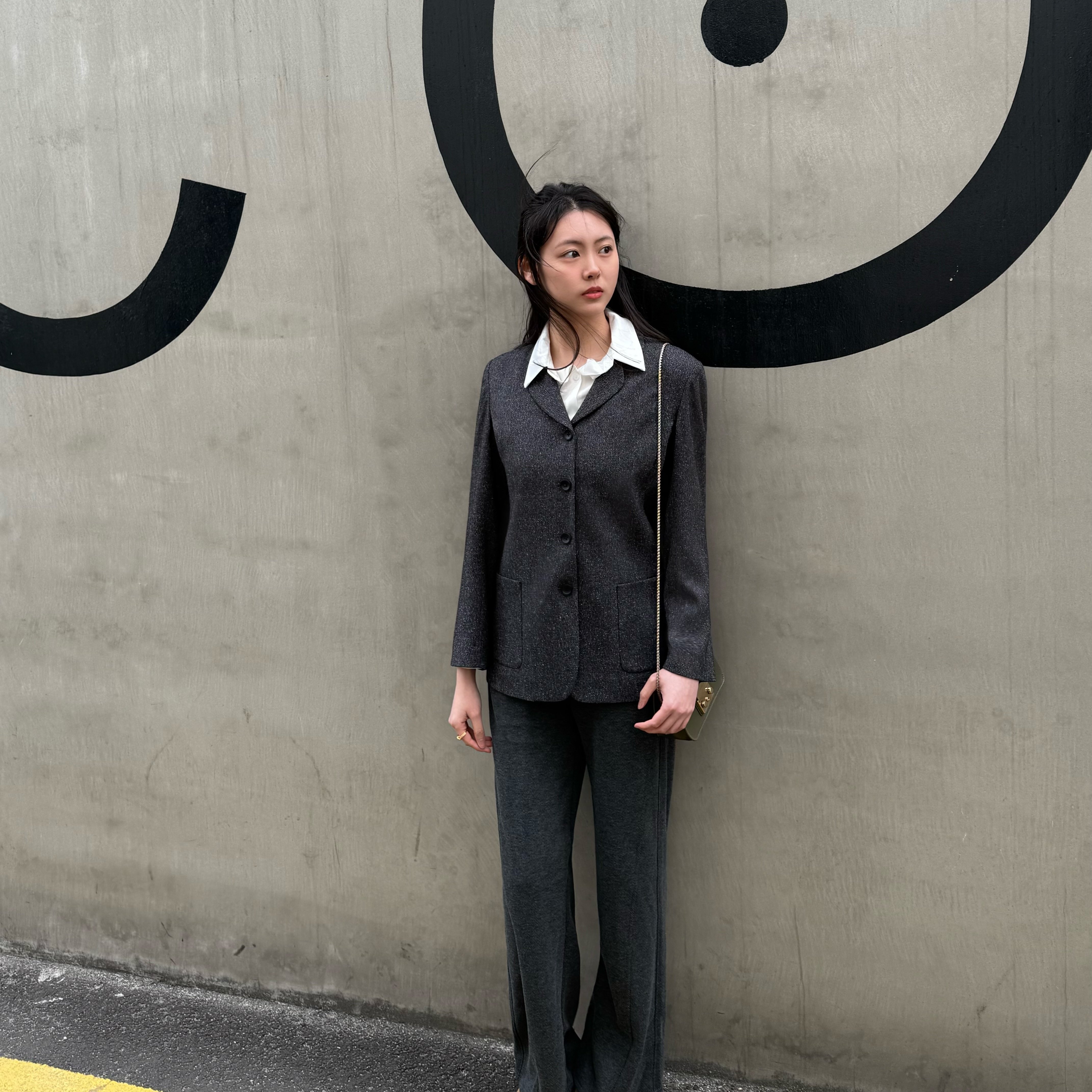 初婷时尚极简深灰色圆领角西装窄版阔腿裤女士套装通勤气质修身