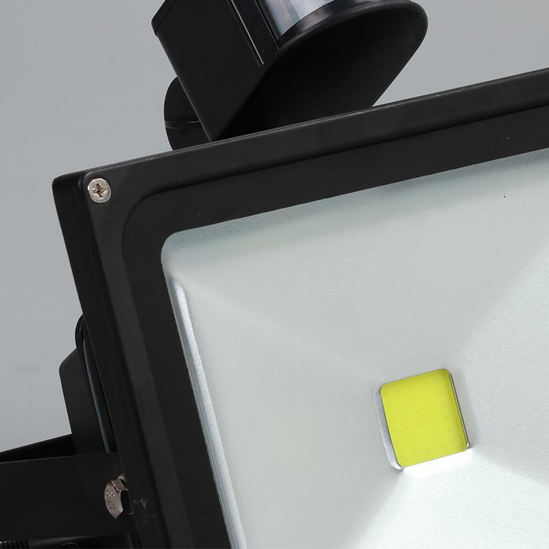 厂家OHY阳供100人体感应太能投光灯家用庭院新农村道路高亮泛光直