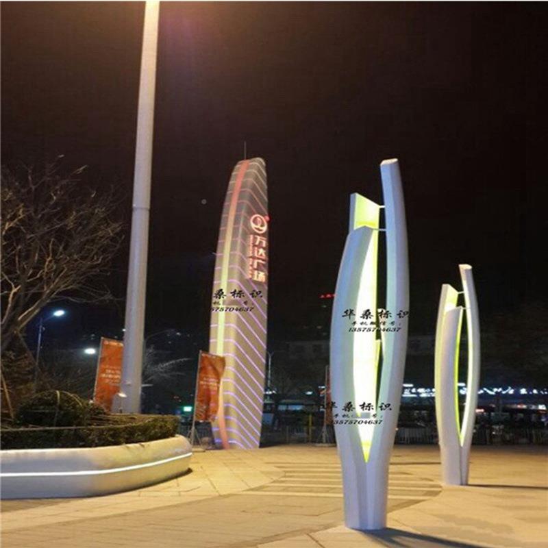 SOM设计制作精神堡垒宣传栏牌风指示牌向牌源立头厂家