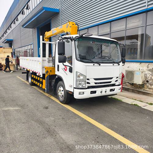 五十铃工程随车吊 KV100  徐工XCMG吊机 ISUZU出口  3吨轻卡