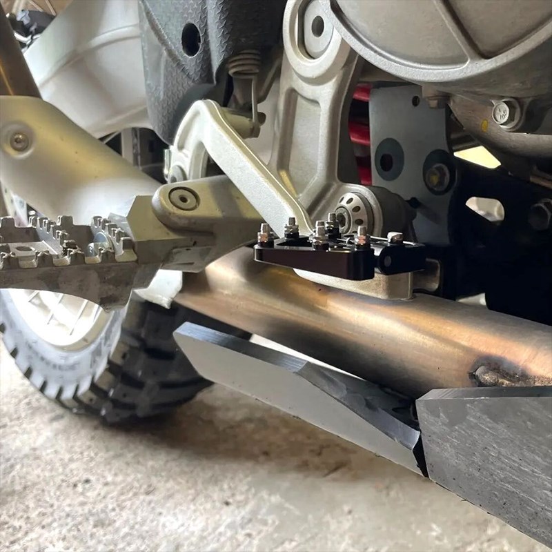 适用于 390 90  890 90 DV 18-23改装加大刹车折叠脚踏