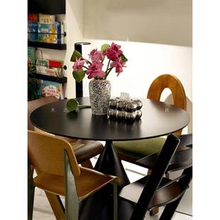 纯黑岩圆约形餐桌家用小户型简复古极意式 饭桌 简板YZ005设计师款