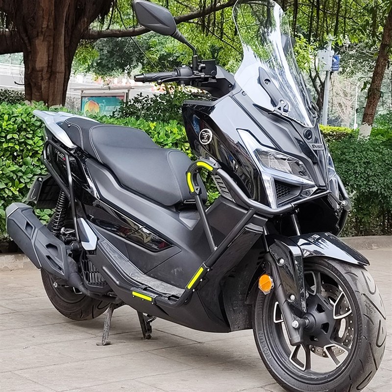 适用隆鑫无极SR1GT改装风挡挡风玻璃加高加宽护胸挡风板前挡风