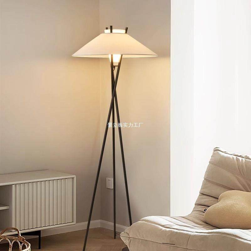 三角房落地灯意大利中古风厅沙客发旁设计师诧寂地风793样板钢琴