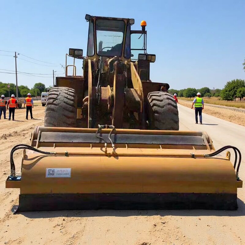 工业厂区道路封闭式装载机清扫器 装载机改装扫地车