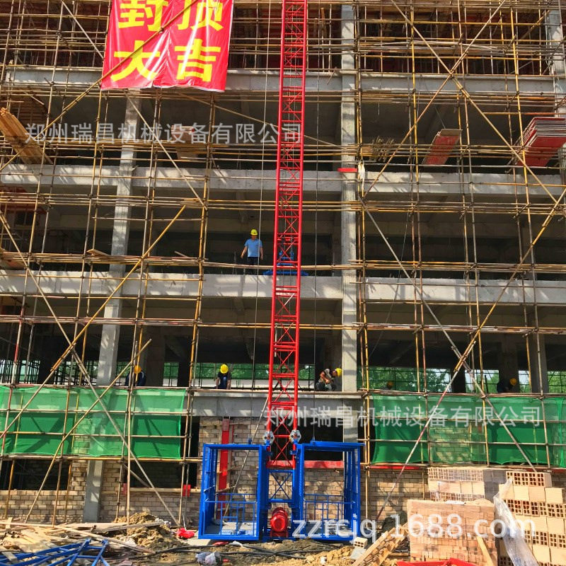 单柱双笼2吨施工物料提升机