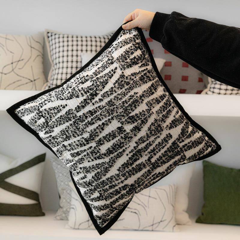 进口割绒几何别墅室高端沙发靠垫黑白抽奢象卧抱枕轻QIM样板间客