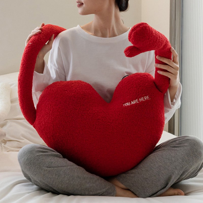 薇妮婚品创意红色爱心羊毛绒抱枕客厅沙发靠枕结婚房压床娃娃靠垫