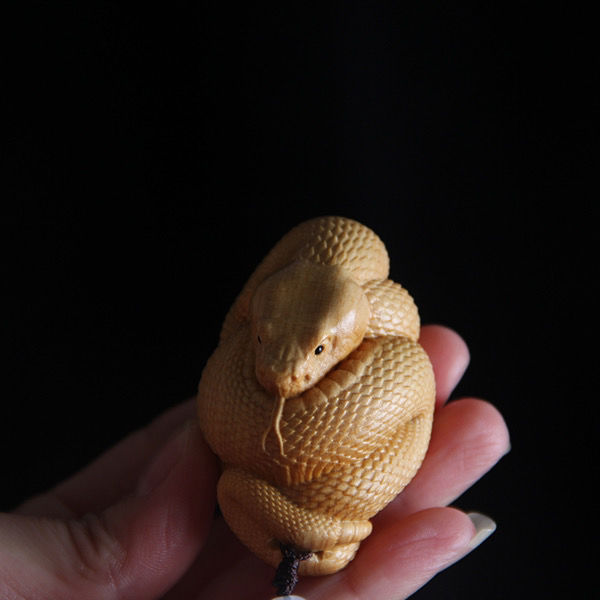 崖柏手把件木雕生肖蛇汽车挂件木制蛇雕刻个性创意小青蛇把玩件