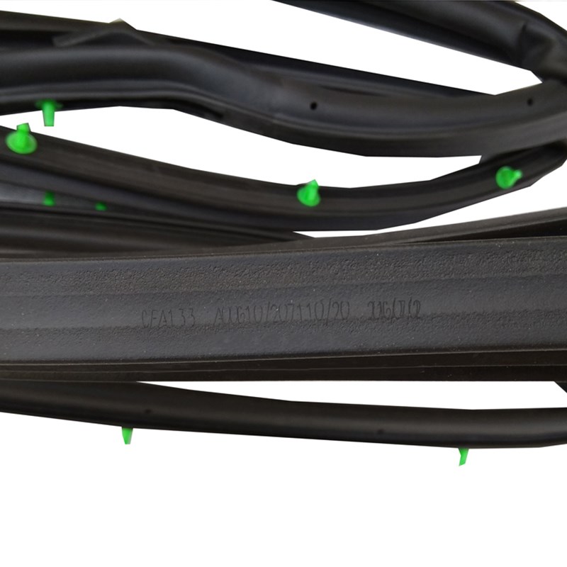 适配长丰猎豹CS10车门密封条车门带卡子胶条前后四门防尘防水条