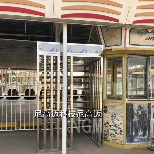 通道翼旋转不锈钢栅栏门闸禁临三沂足球场678转人员进出单收费通