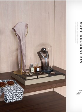 MOON慕空间样板房衣帽间女士梳妆台摆件丝巾墨镜香水软装饰品道具