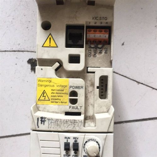 变频器ACS355-03E-01A2-4 0.37KW