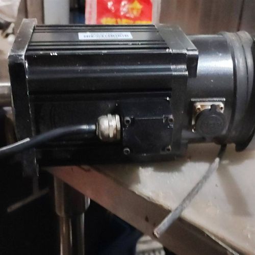 伺服电机XE5-CL15A-VCB 实物拍摄 成色如图所