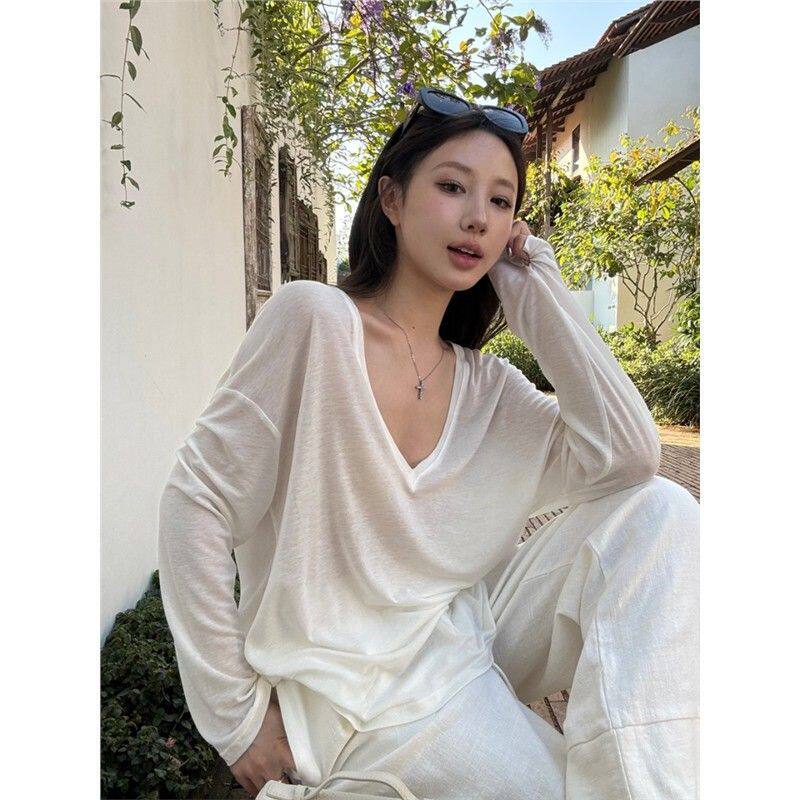 慵懒风白色长袖T恤女春夏新款设计感V领宽松显瘦防晒打底罩衫上衣