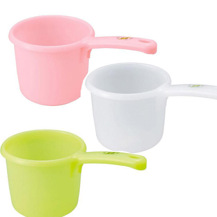 日本进口 时尚炫彩优质塑料水勺 婴儿沐浴水勺 水瓢彩虹食品级